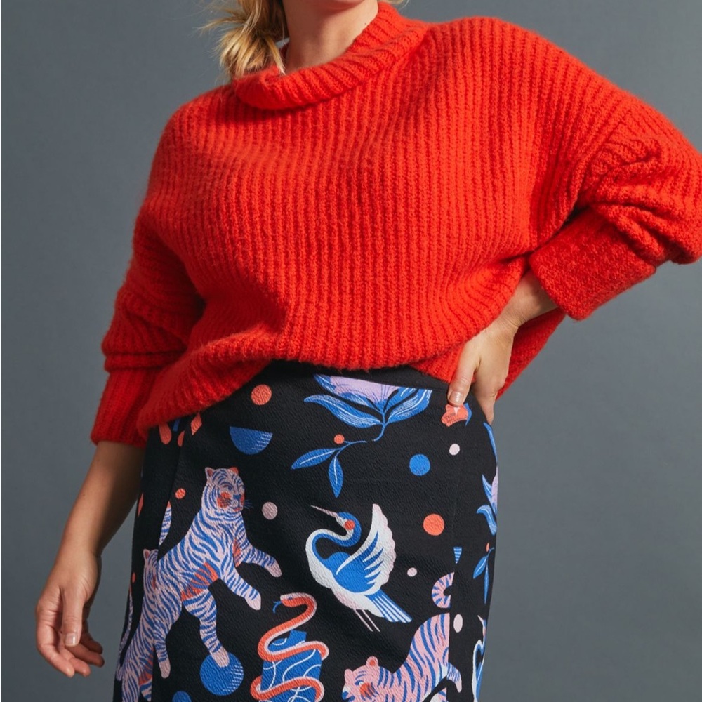 Elegant Black Pencil Skirt with Blue and Pink Accents - Picture 4 of 7